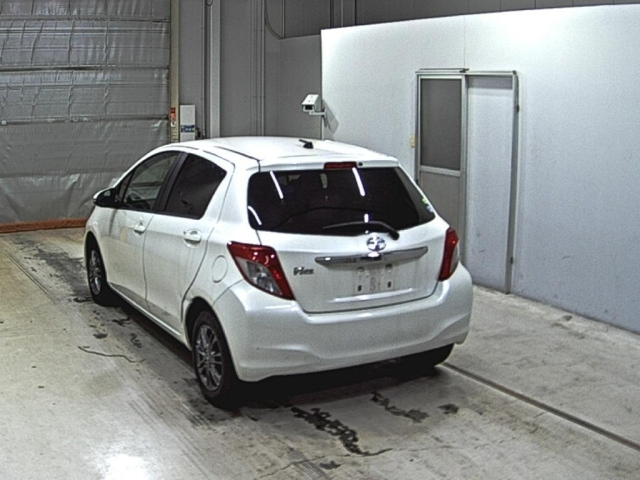 TOYOTA VITZ 2012