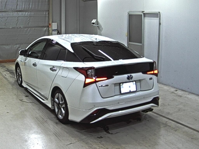 TOYOTA PRIUS 2019