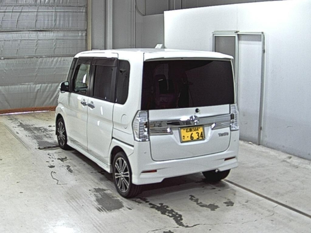 DAIHATSU TANTO 2015