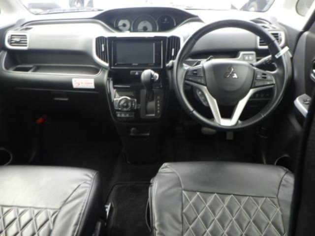MITSUBISHI DELICA D2 2020