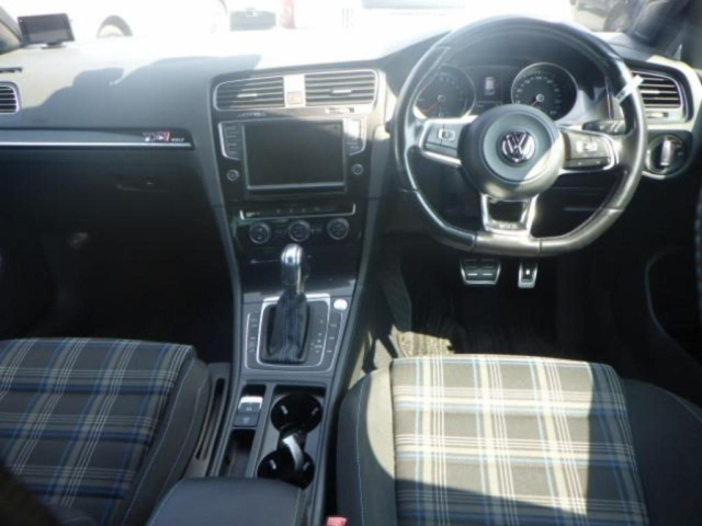 VOLKSWAGEN GOLF 2015