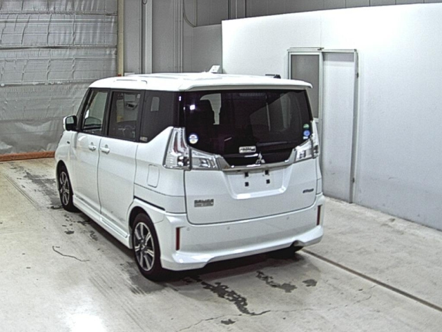 MITSUBISHI DELICA D2 2020