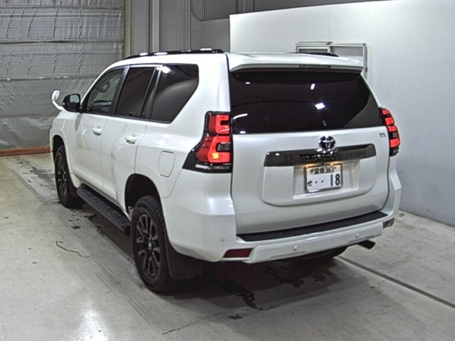 TOYOTA LAND CRUISER PRADO 2022