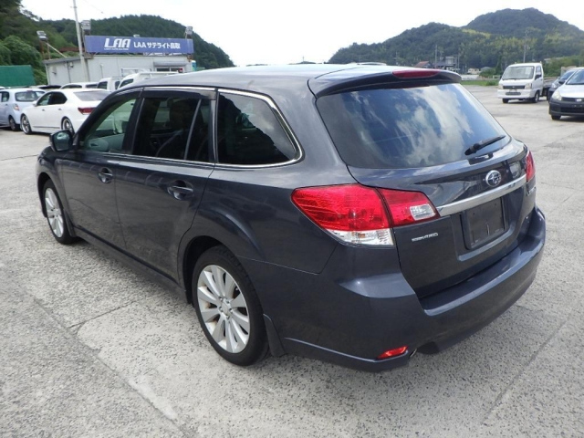 SUBARU LEGACY 2011