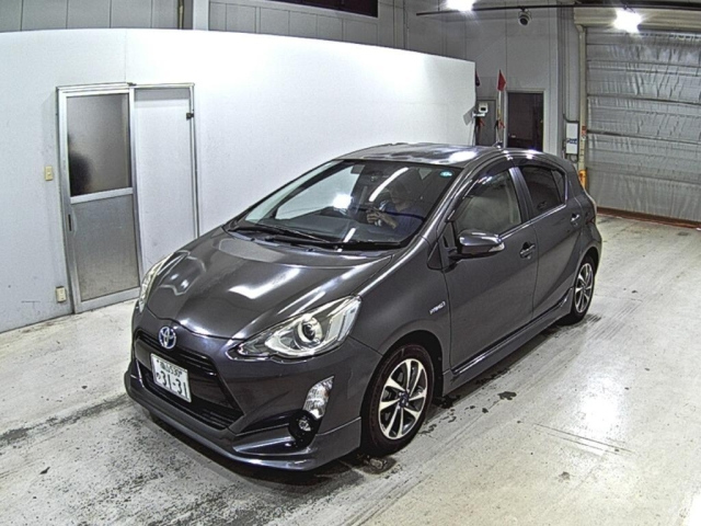 TOYOTA AQUA 2015