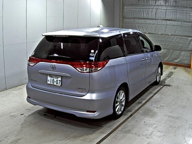 TOYOTA ESTIMA 2010