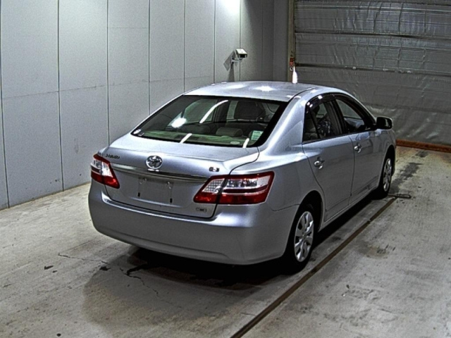 TOYOTA PREMIO 2011
