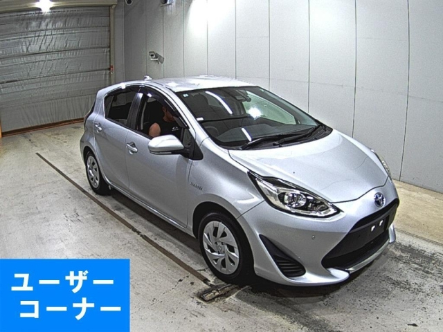 TOYOTA AQUA 2019