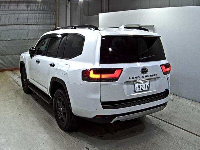 TOYOTA LAND CRUISER 2024
