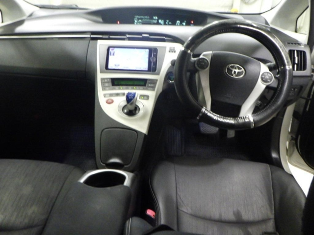 TOYOTA PRIUS 2013