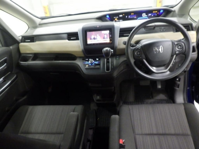 HONDA FREED 2016