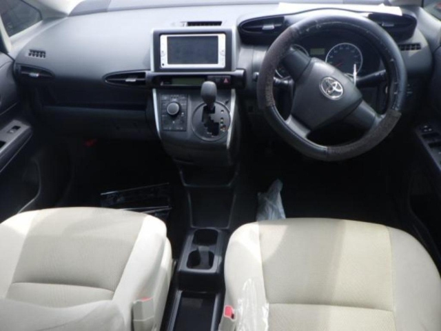 TOYOTA WISH 2014