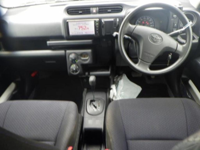 TOYOTA PROBOX 2022