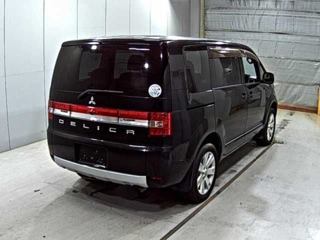 MITSUBISHI DELICA D5 2012
