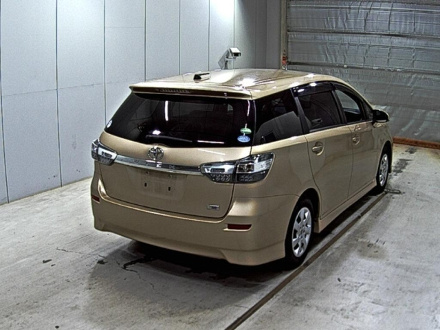 TOYOTA WISH 2014