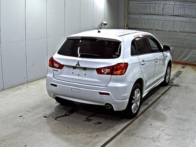 MITSUBISHI RVR 2011
