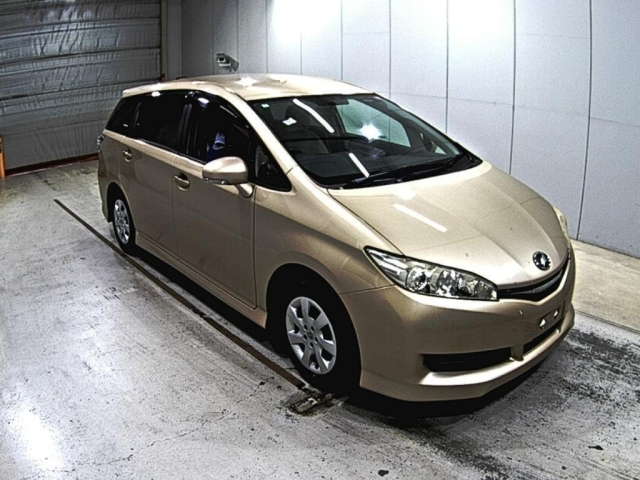 TOYOTA WISH 2014