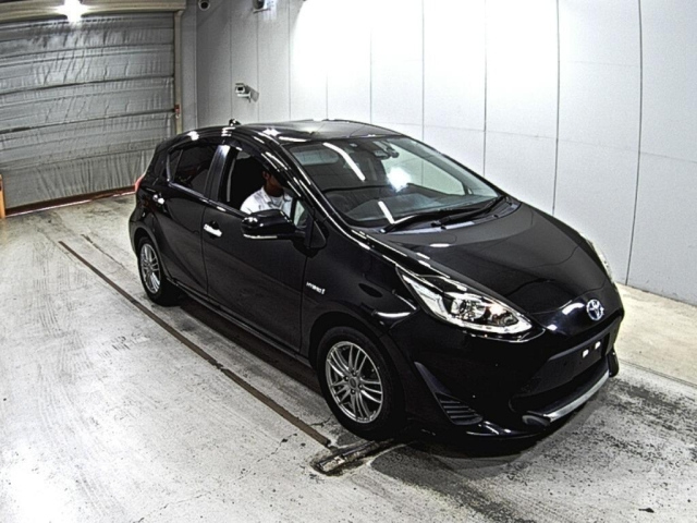 TOYOTA AQUA 2020