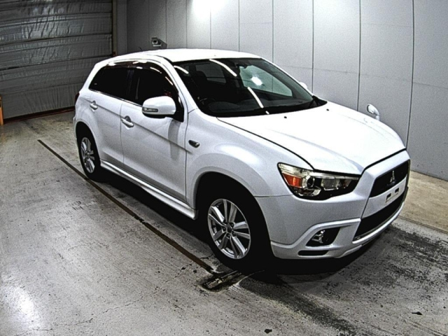 MITSUBISHI RVR 2011