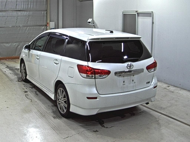 TOYOTA WISH 2011