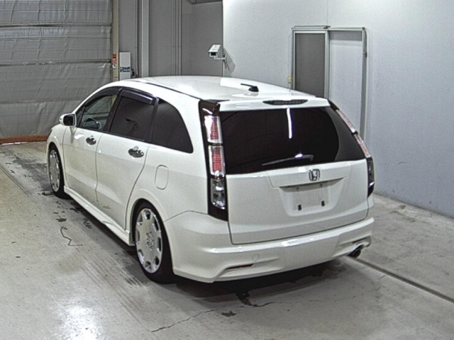 HONDA STREAM 2010
