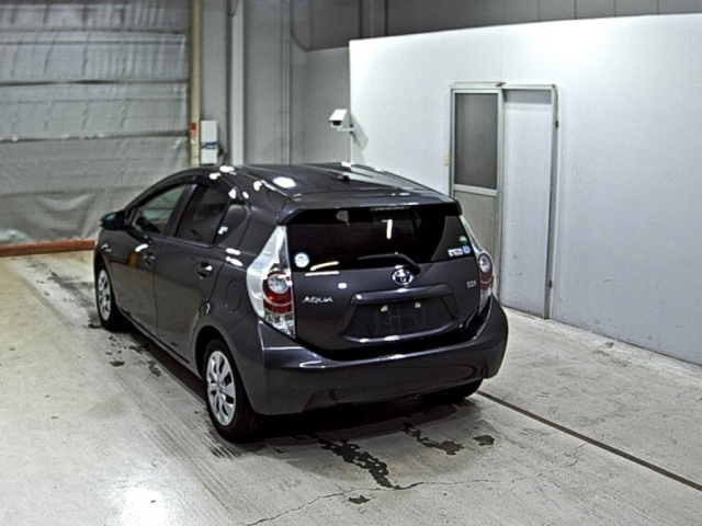 TOYOTA AQUA 2012