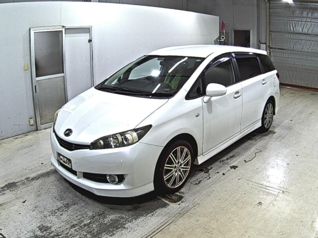 TOYOTA WISH 2011