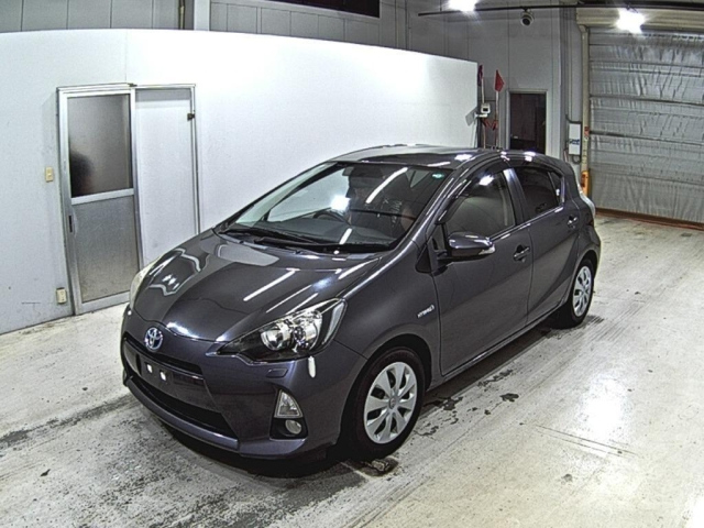 TOYOTA AQUA 2012