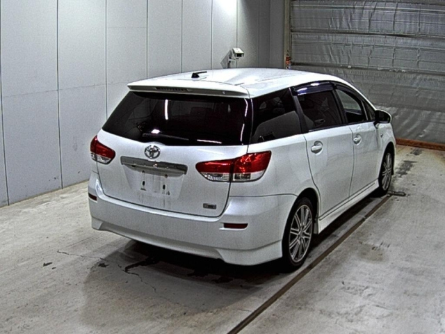 TOYOTA WISH 2011