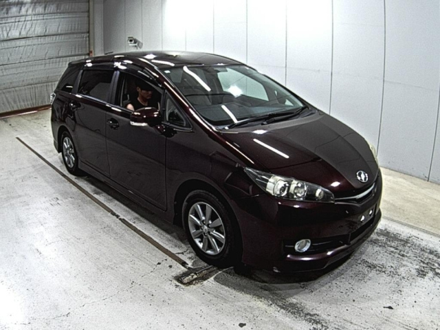 TOYOTA WISH 2012