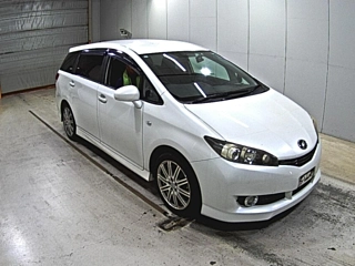 TOYOTA WISH 2011