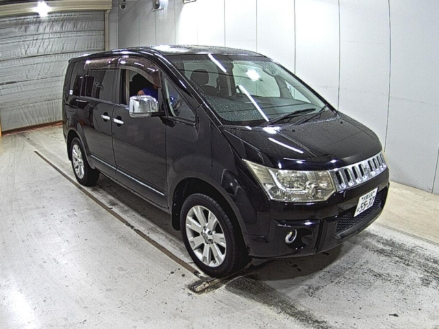 MITSUBISHI DELICA D5 2012