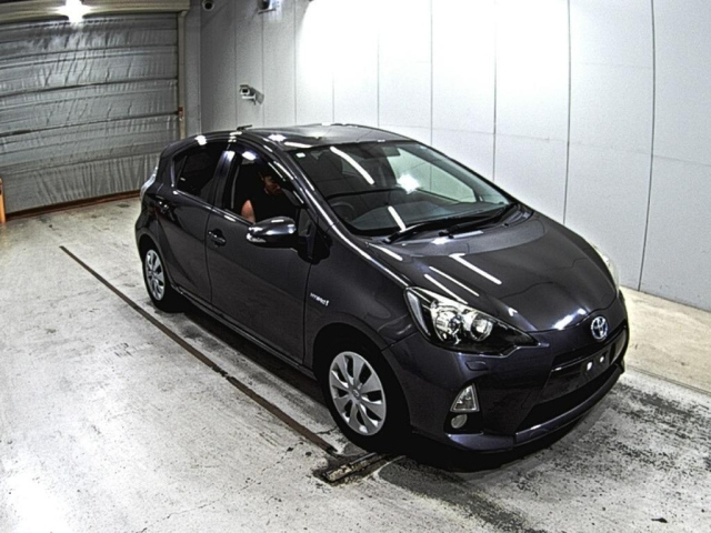 TOYOTA AQUA 2012
