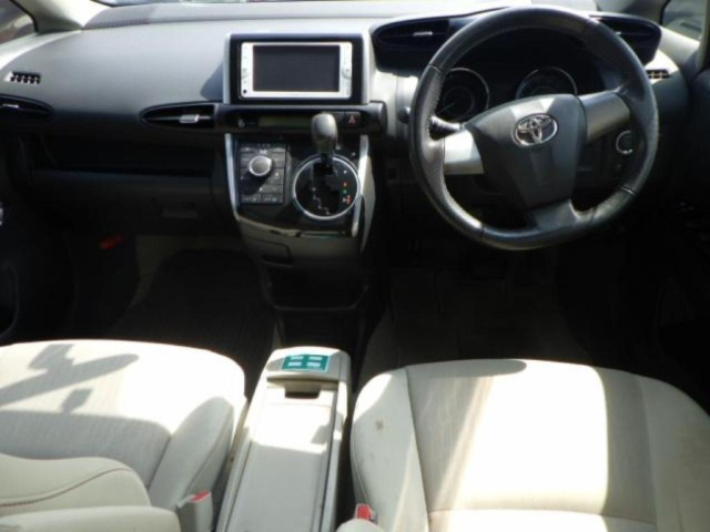 TOYOTA WISH 2012