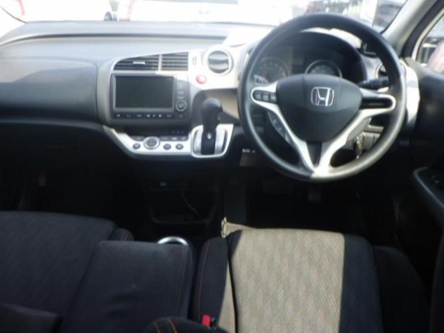 HONDA STREAM 2010