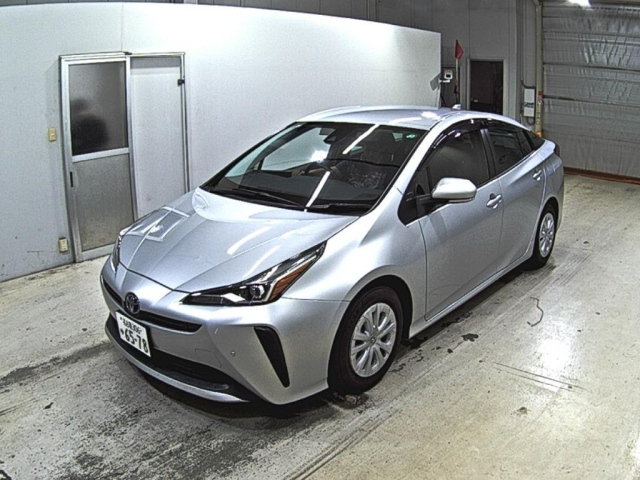 TOYOTA PRIUS 2021