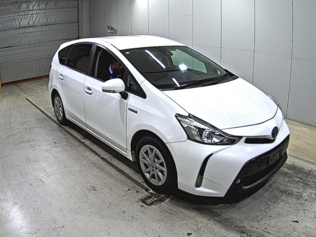 TOYOTA PRIUS ALPHA 2019