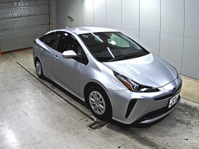 TOYOTA PRIUS 2021