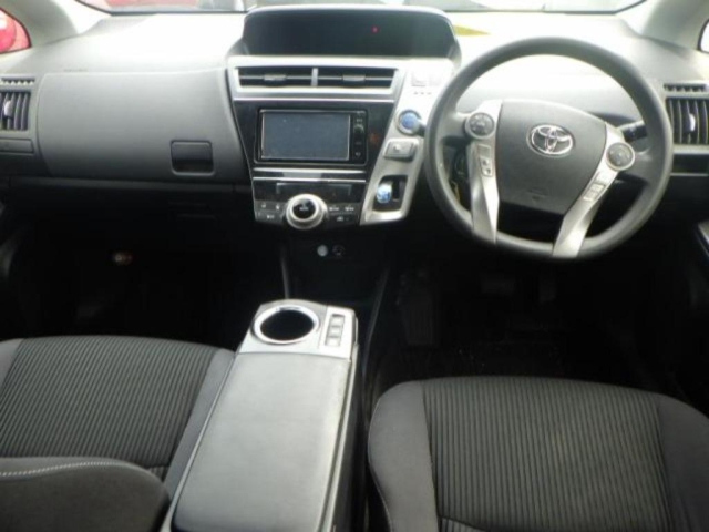 TOYOTA PRIUS ALPHA 2015