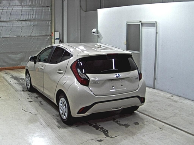 TOYOTA AQUA 2023