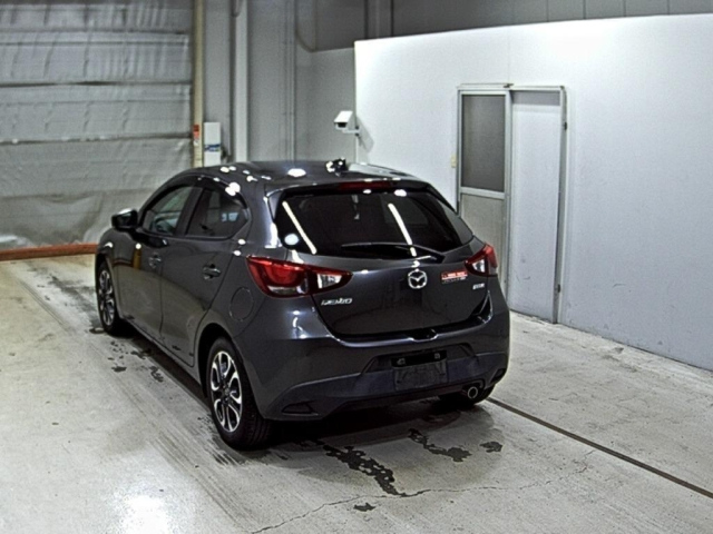 MAZDA DEMIO 2016