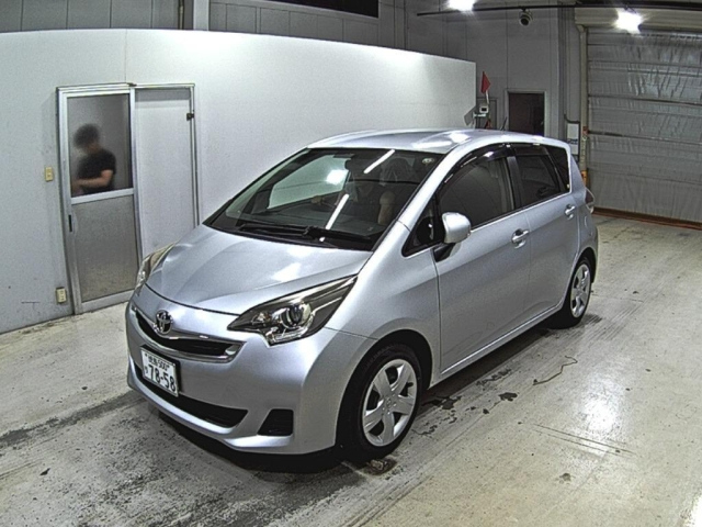 TOYOTA RACTIS 2014
