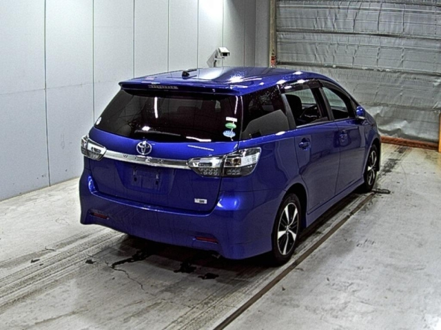 TOYOTA WISH 2013