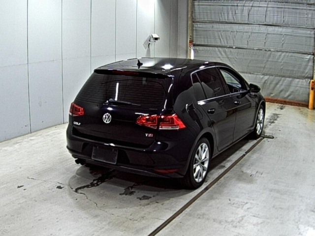 VOLKSWAGEN GOLF 2015
