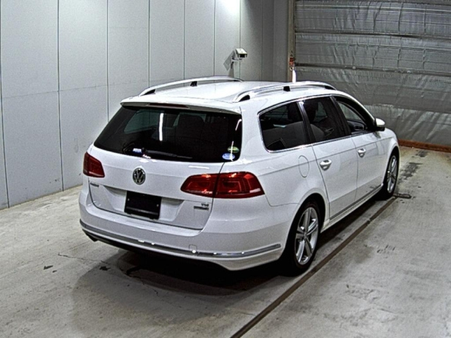 VOLKSWAGEN PASSAT VARIANT 2015