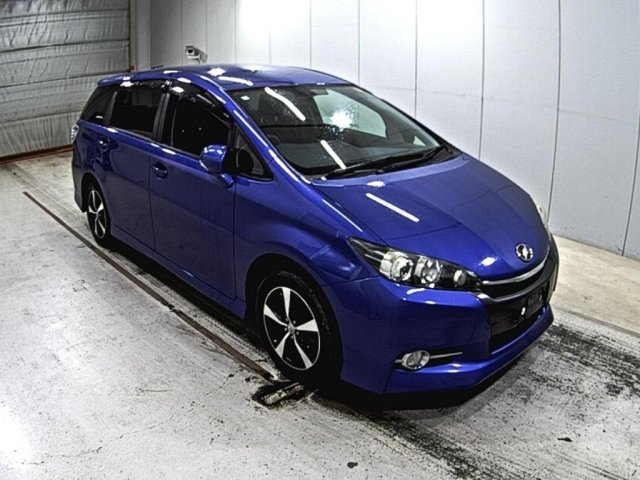 TOYOTA WISH 2013