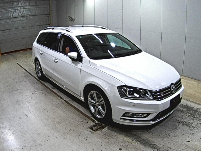 VOLKSWAGEN PASSAT VARIANT 2015