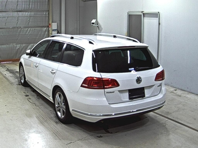 VOLKSWAGEN PASSAT VARIANT 2015