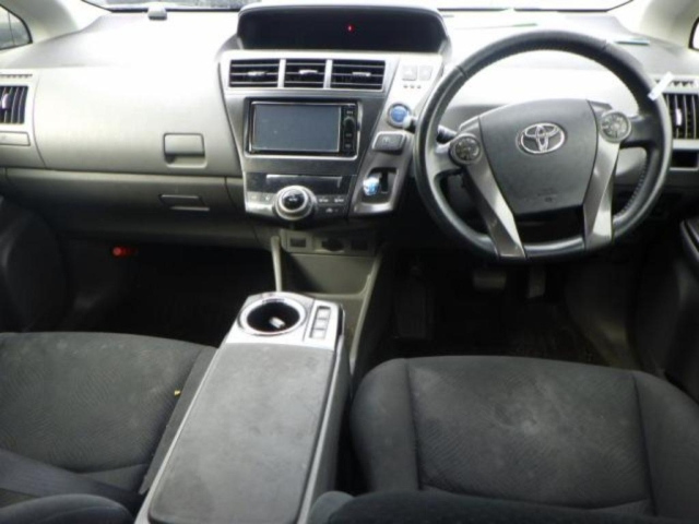 TOYOTA PRIUS ALPHA 2014