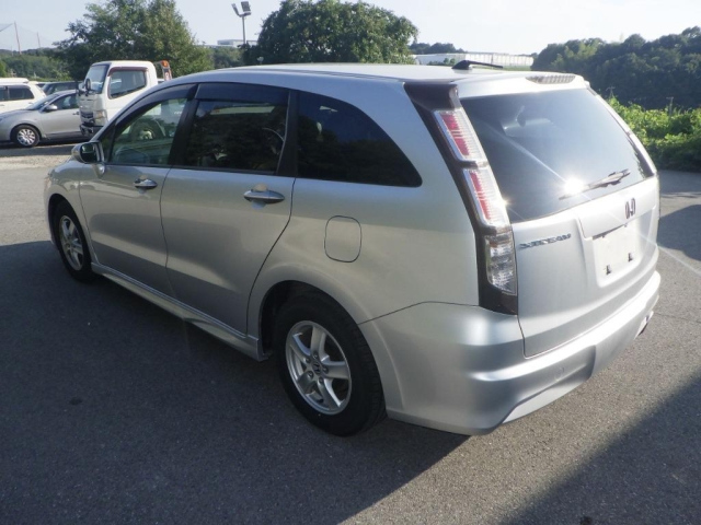 HONDA STREAM 2010